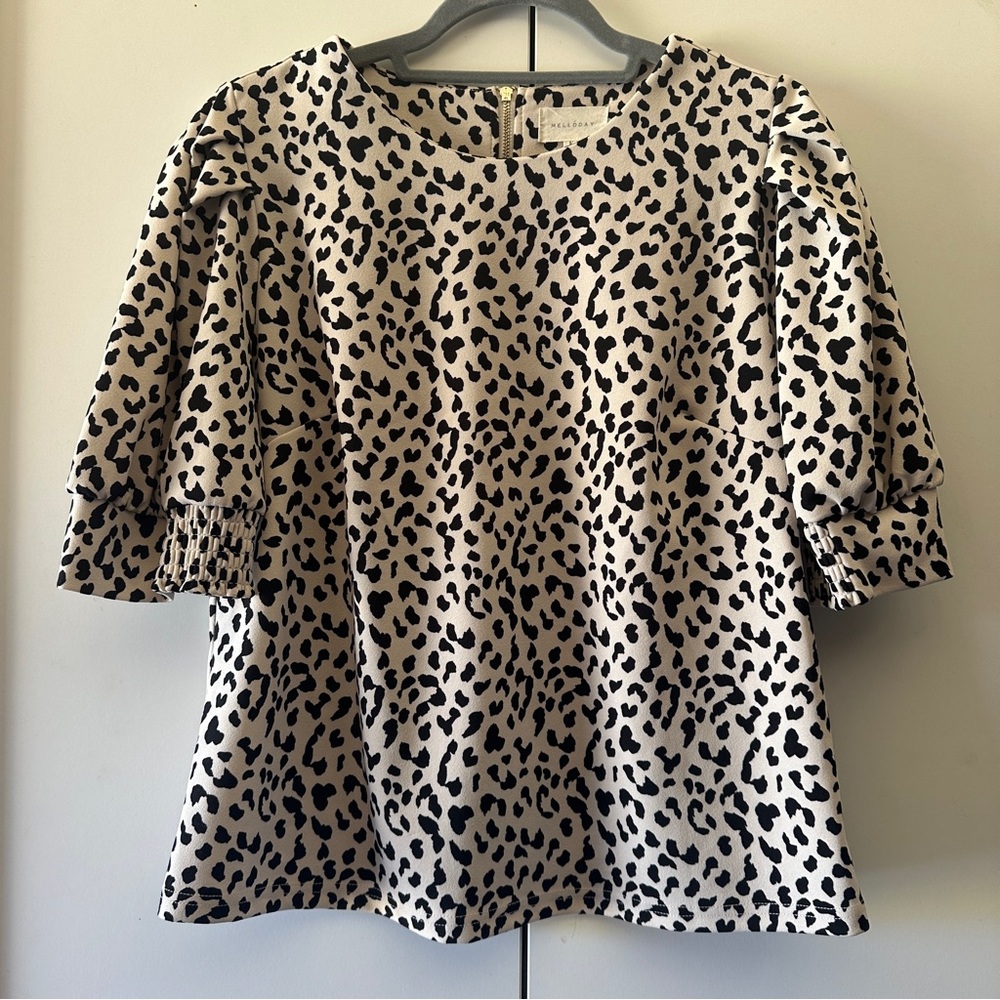 Stretchy animal-print blouse
